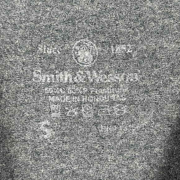 Smith Wesson Shirt Womens Small Gray Peace of Mind Firearm Handgun Rifle - Picture 5 of 9